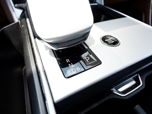 Used 2024 Land Rover Range Rover Long Wheelbase Autobiography AWD/4WD image 35