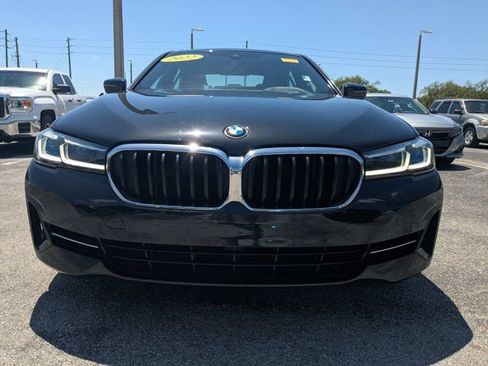 Used 2022 BMW 530i xDrive w/ Premium Package image 9