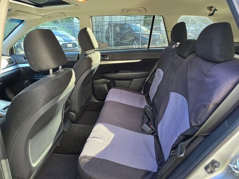 Used 2014 Subaru Outback 2.5i Premium w/ Moonroof Package AWD/4WD image 10
