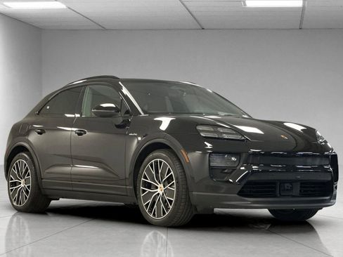 New 2025 Porsche Macan 4S Electric image 10