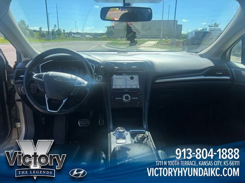 Used 2017 Ford Fusion Energi Titanium FWD image 12