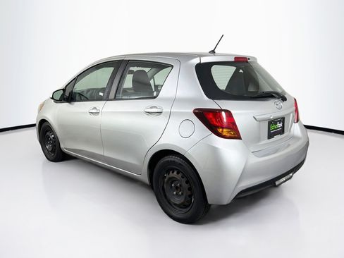 Used 2017 Toyota Yaris L w/ Carpet Mat Package FWD image 5