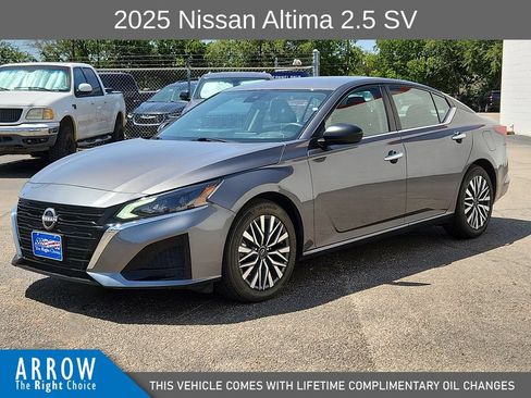 Used 2025 Nissan Altima 2.5 SV FWD image 5
