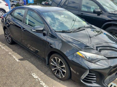 Used 2017 Toyota Corolla SE w/ Carpet Mat Package (TMS) FWD image 2