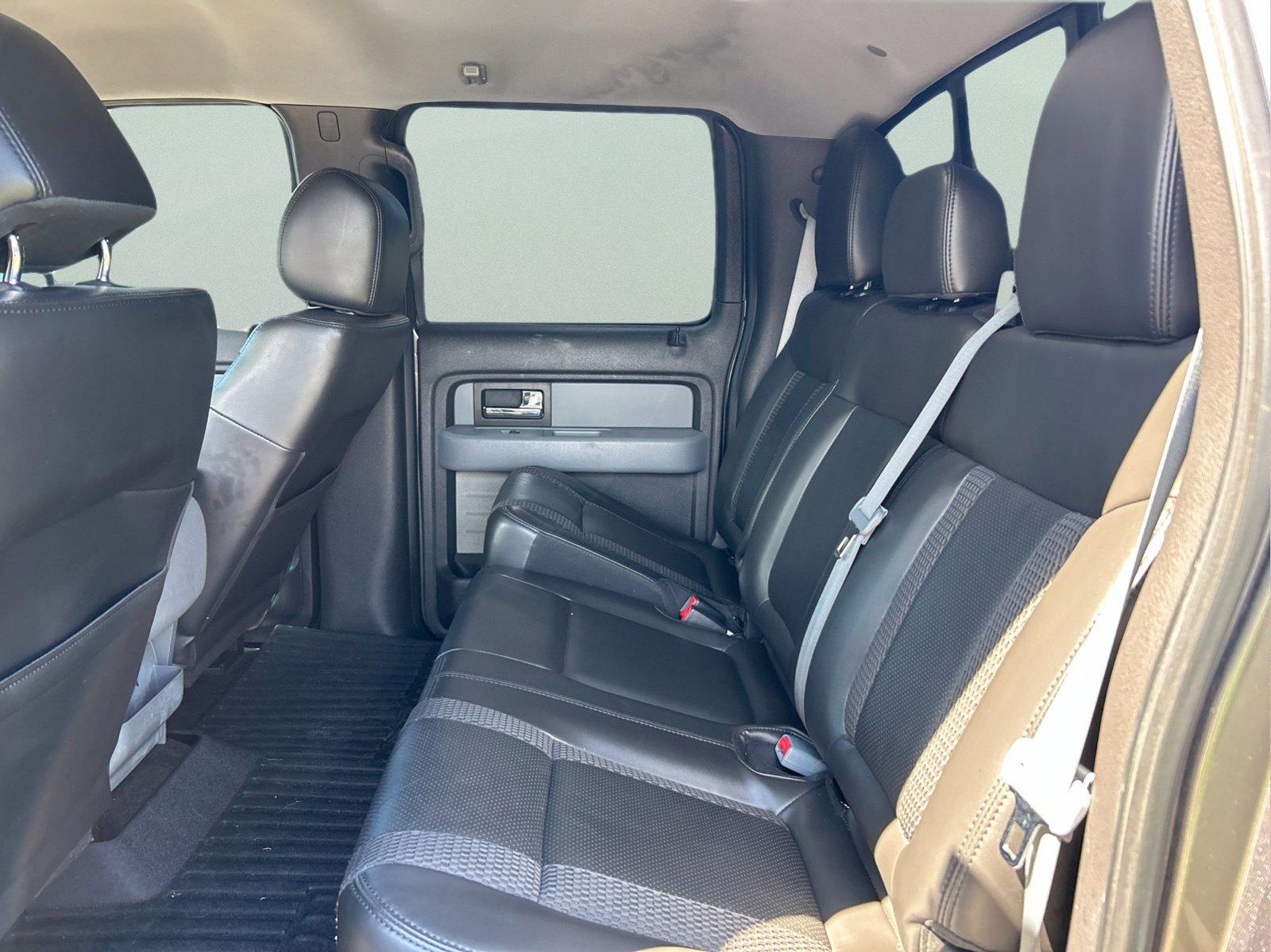 Used 2014 Ford F150 XLT w/ Equipment Group 302A Luxury AWD/4WD image 10