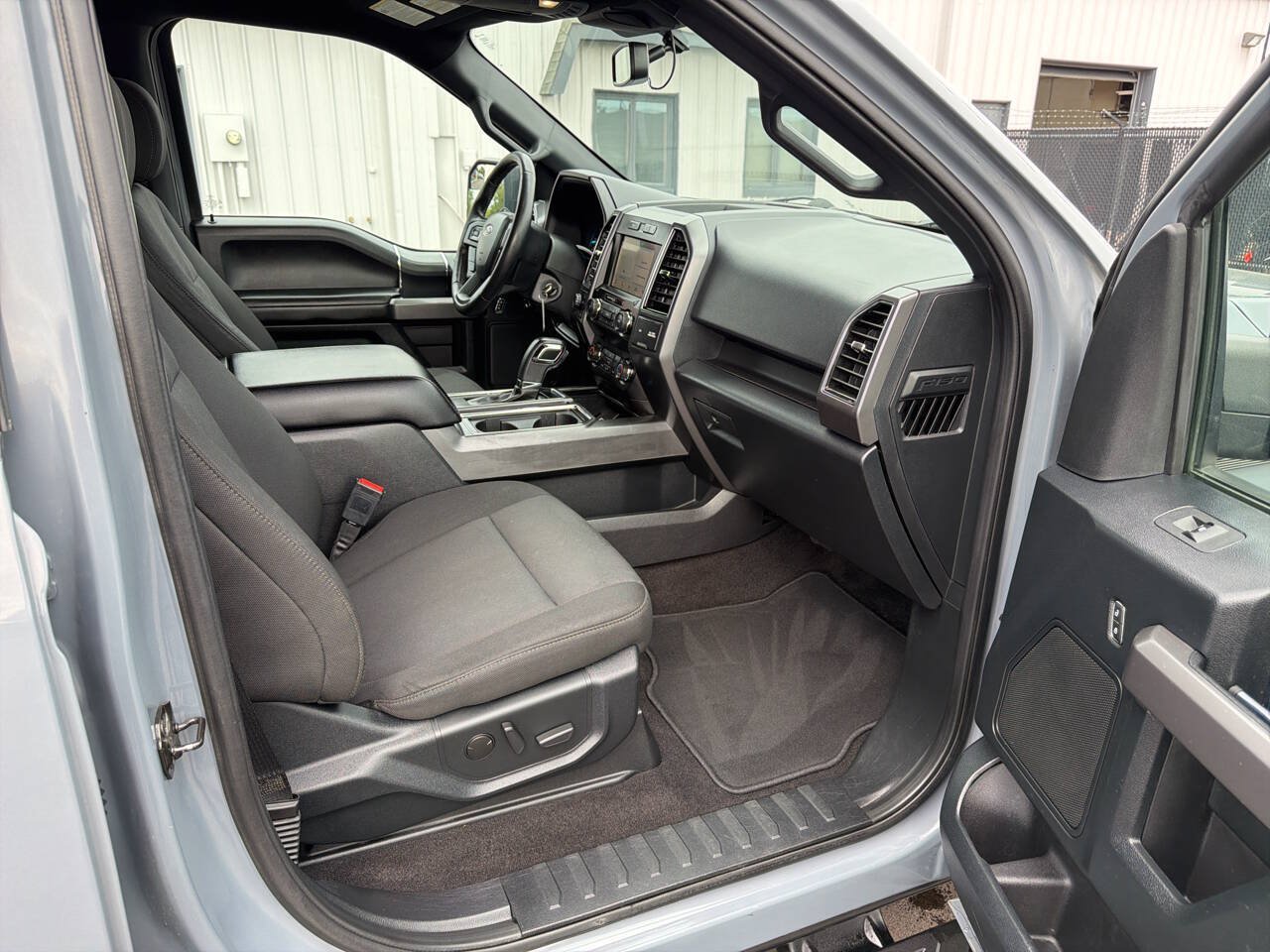 Used 2019 Ford F150 XLT w/ Equipment Group 302A Luxury AWD/4WD image 18