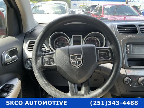 Used 2018 Dodge Journey SE FWD image 18