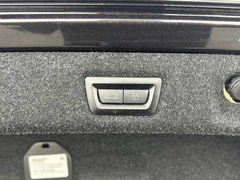 Used 2023 BMW 540i xDrive w/ M Sport Package image 39