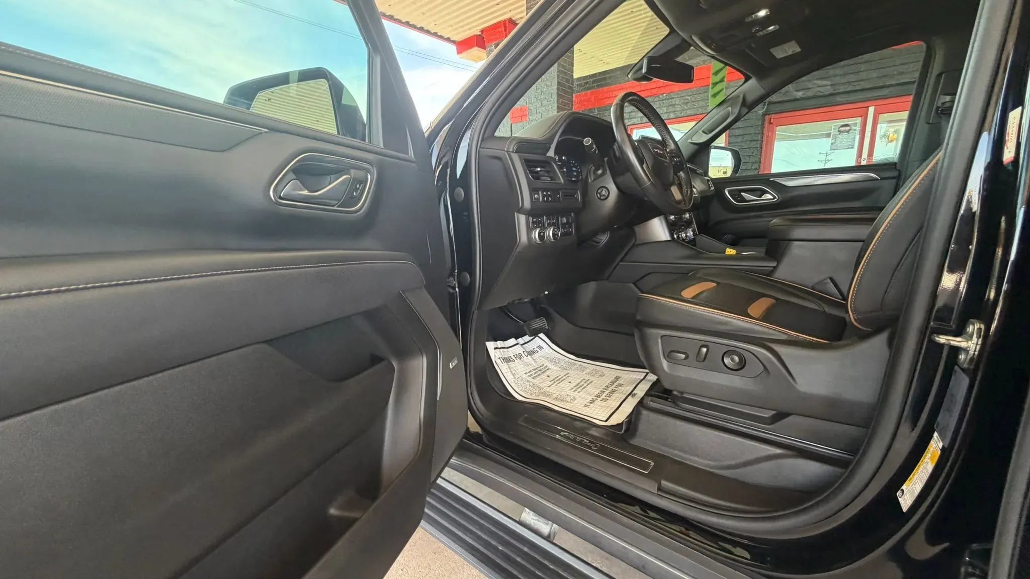 Used 2022 GMC Yukon XL AT4 w/ Max Trailering Package AWD/4WD image 9