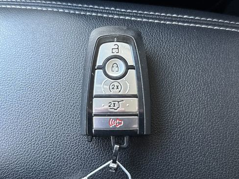 Used 2025 Ford Escape Platinum w/ Premium Technology Package image 29