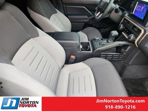 Used 2025 Toyota Tacoma TRD Sport image 15