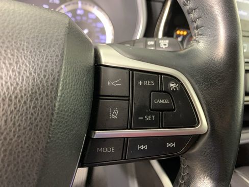 Used 2022 Toyota Highlander XLE image 23