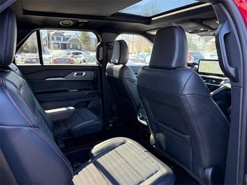 Used 2025 Ford Explorer ST-Line image 10