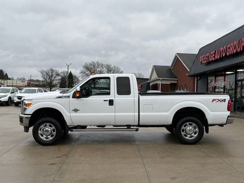 Used 2015 Ford F350 XLT w/ XLT Premium Package image 4