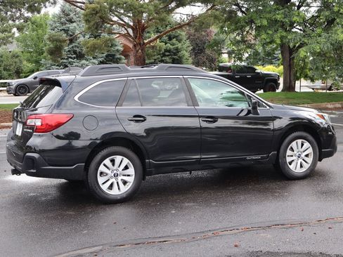 Used 2018 Subaru Outback 2.5i Premium AWD/4WD image 4