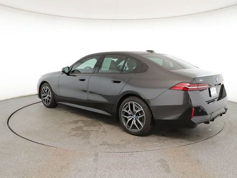 Used 2024 BMW i5 eDrive40i w/ M Sport Package image 3