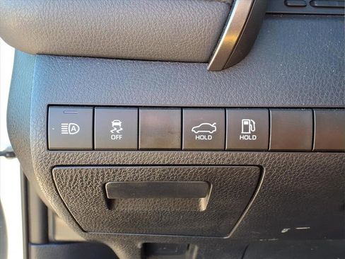 Used 2024 Toyota Camry SE image 15