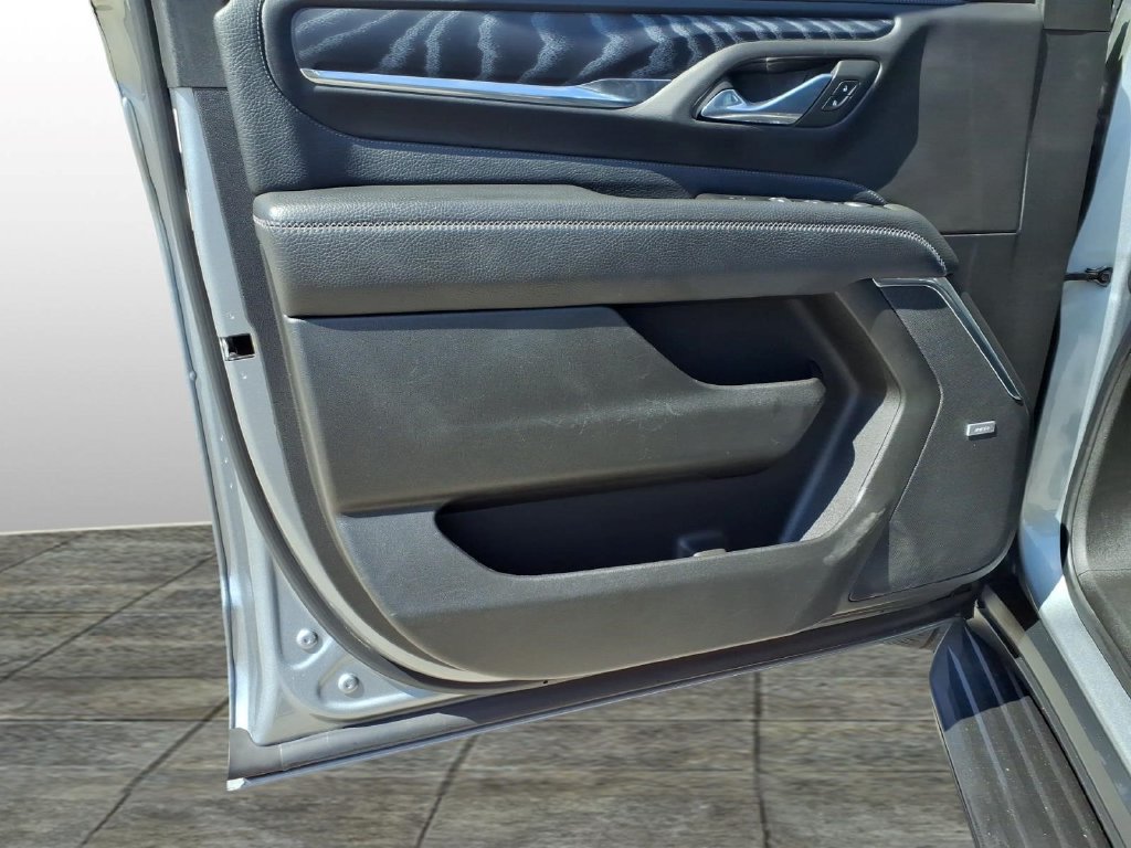 Used 2023 GMC Yukon Denali RWD image 12