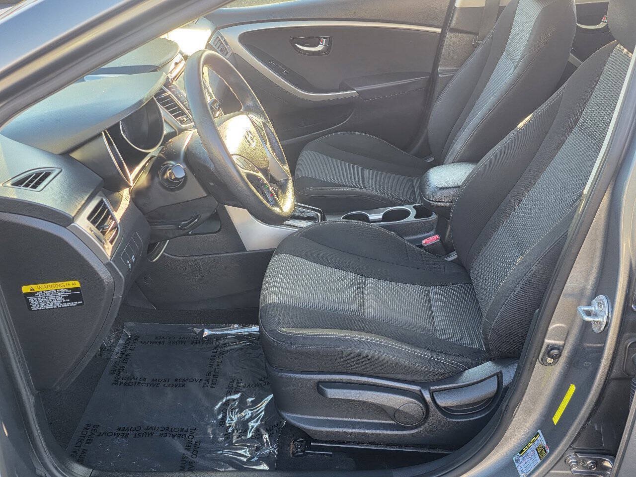 Used 2017 Hyundai Elantra GT FWD image 9