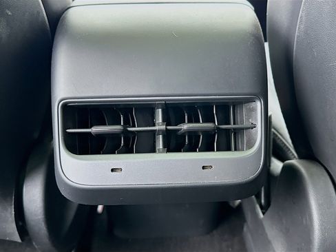 Used 2021 Tesla Model 3 Standard Range Plus image 17