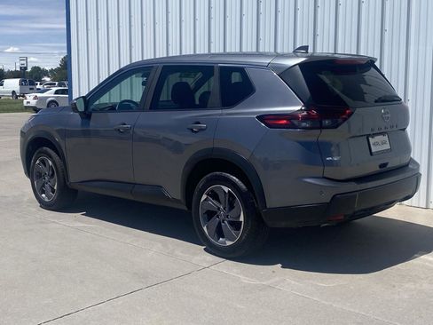 Used 2025 Nissan Rogue SV FWD image 7