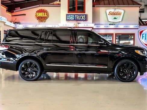 Used 2022 Lincoln Navigator L Reserve image 11