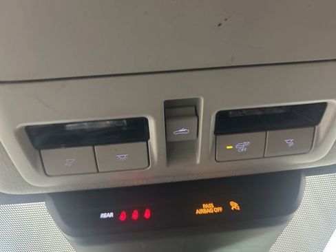 Used 2023 MAZDA MAZDA3 s image 21