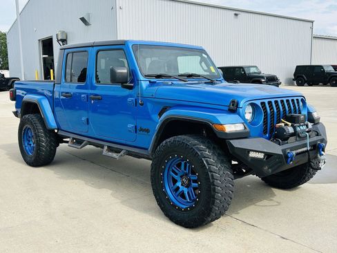 Used 2021 Jeep Gladiator Sport AWD/4WD image 2