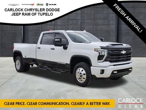 Used 2024 Chevrolet Silverado 3500 High Country w/ Technology Package AWD/4WD image 9