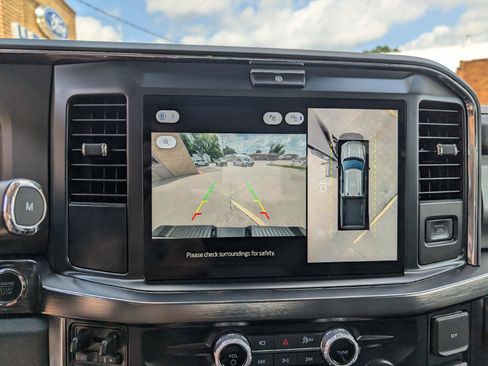 Used 2025 Ford F350 Lariat AWD/4WD image 28
