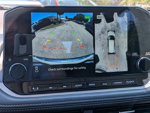 Used 2022 Nissan Rogue Platinum w/ Head-Up Display Package FWD image 33