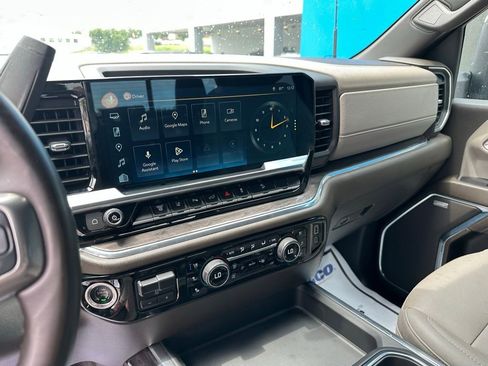Used 2024 Chevrolet Silverado 2500 LTZ w/ LTZ Convenience Package AWD/4WD image 19
