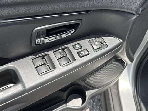 Used 2025 Mitsubishi Outlander Sport ES AWD/4WD image 13