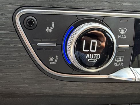 Used 2022 Audi A4 2.0T allroad Premium Plus AWD/4WD image 23