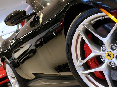 Certified 2025 Ferrari Roma Spider RWD image 45