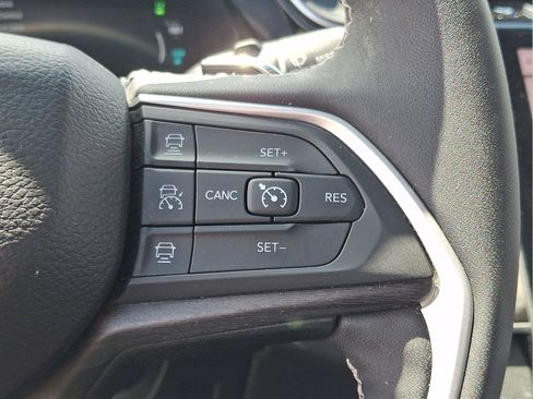 Used 2022 Jeep Grand Cherokee Limited 4xe w/ Luxury Tech Group II AWD/4WD image 21