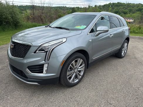Used 2023 Cadillac XT5 Premium Luxury w/ LPO, Floor Liner Package AWD/4WD image 7