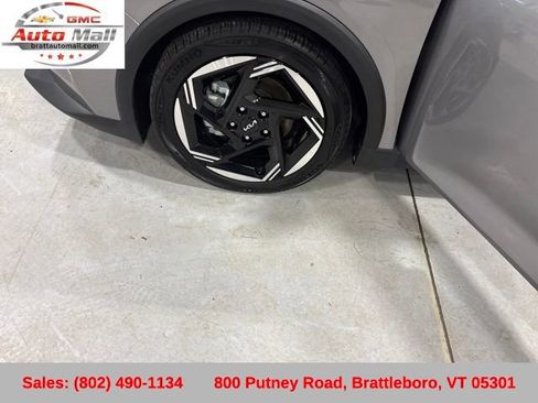 Used 2025 Kia K4 EX image 28