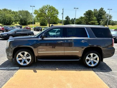 Used 2017 GMC Yukon Denali w/ Open Road Package AWD/4WD image 5