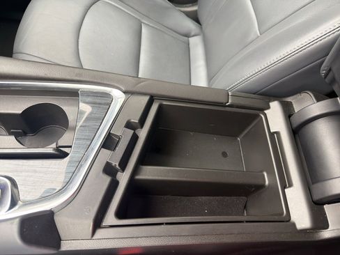 Used 2024 Buick Enclave Premium image 28