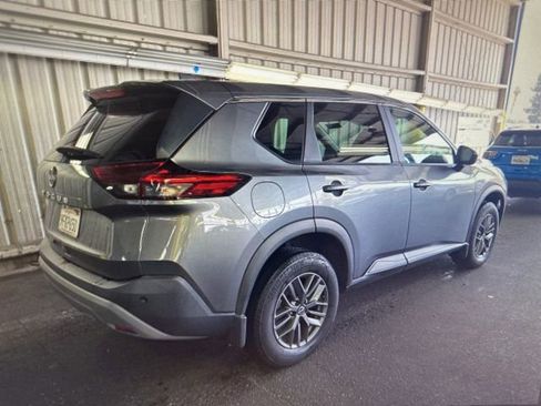 Used 2023 Nissan Rogue S FWD image 5