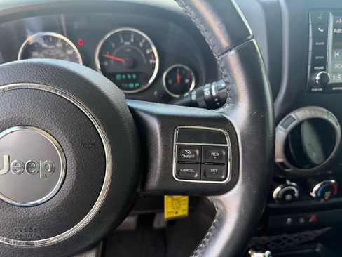 Used 2017 Jeep Wrangler Unlimited Sport w/ Connectivity Group AWD/4WD image 17