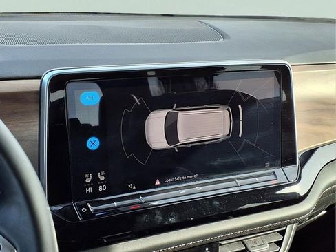 Used 2024 Volkswagen Atlas SE image 5