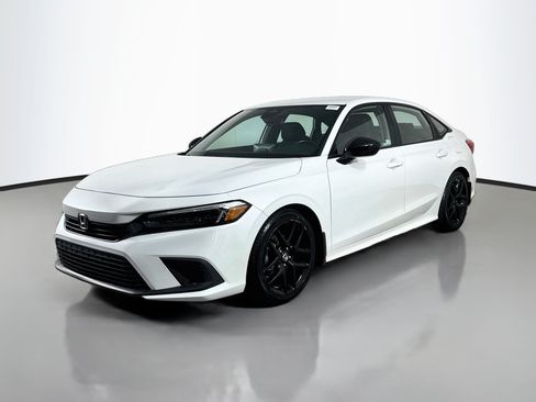 Used 2023 Honda Civic Sport image 4