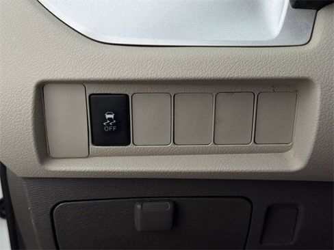 Used 2020 Toyota Sienna L image 20