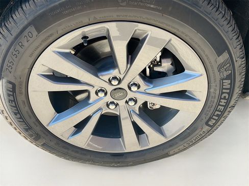 Used 2025 Ford Explorer Active w/ Active Comfort Package image 33