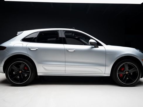 Used 2016 Porsche Macan Turbo AWD/4WD image 34