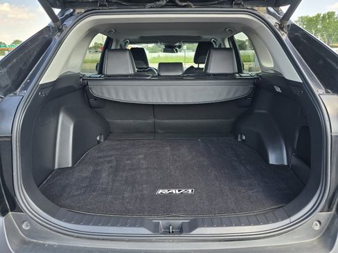 Certified 2020 Toyota RAV4 XLE Premium AWD/4WD image 19