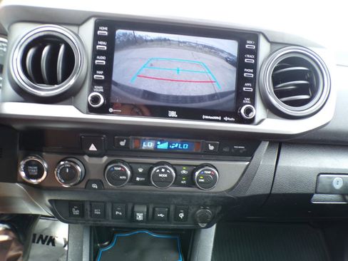 Used 2021 Toyota Tacoma TRD Sport w/ TRD Premium Sport Package AWD/4WD image 27