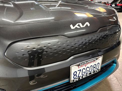 Used 2022 Kia Niro EX FWD image 31